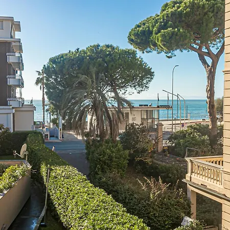 Real Italian Estate - A Due Passi Dal Mare *
